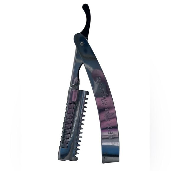 Vintage 1950s WECK Hair ‘Shaper’ Mechanical Barber or Hairdresser Razor Brooch - Picture 4 of 8